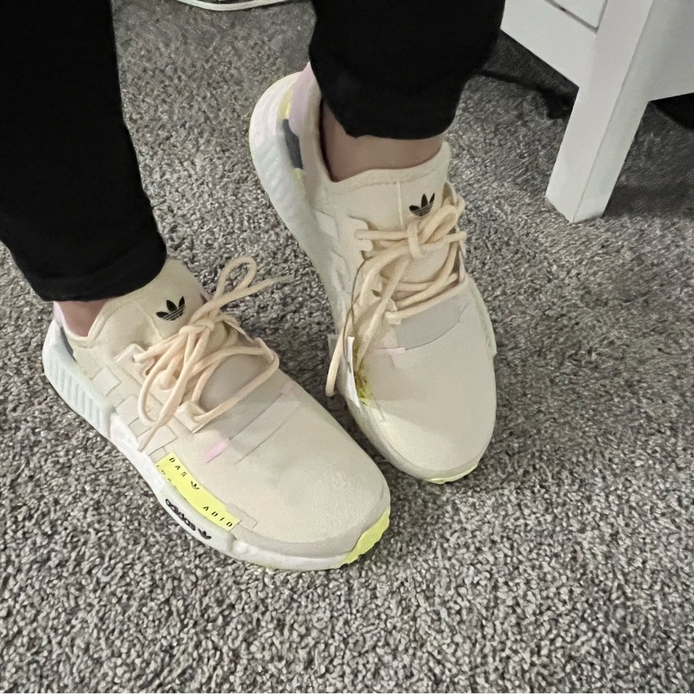 Selling Adiddas NMD women’s sneakers size 6 1/2 brand new never been worn.